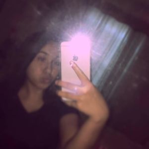 Meet your Posher, Anayrema